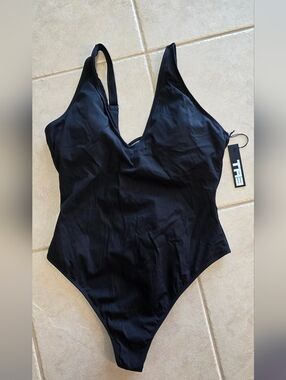 TA3 Black Plungey Thong M REG/LONG ONE-PIECE SWIMSUIT SNATCHED WAIST  FEMININE